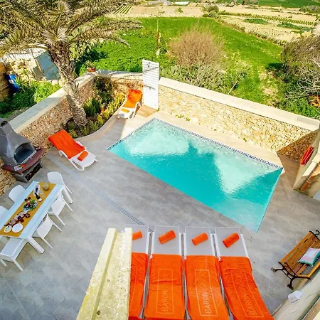 Dar It-torri Country house