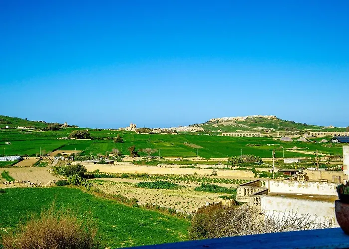 Dar It-torri Kır Evi *